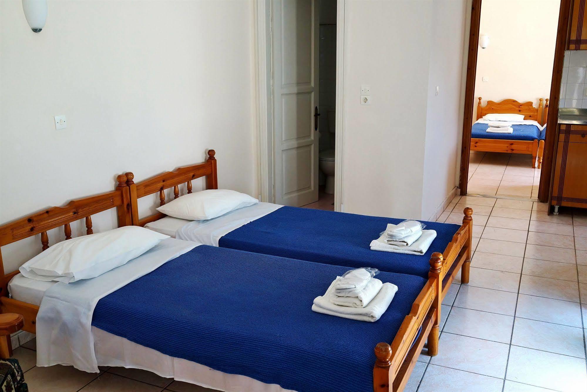 Omega Rooms Anaxos Exterior foto
