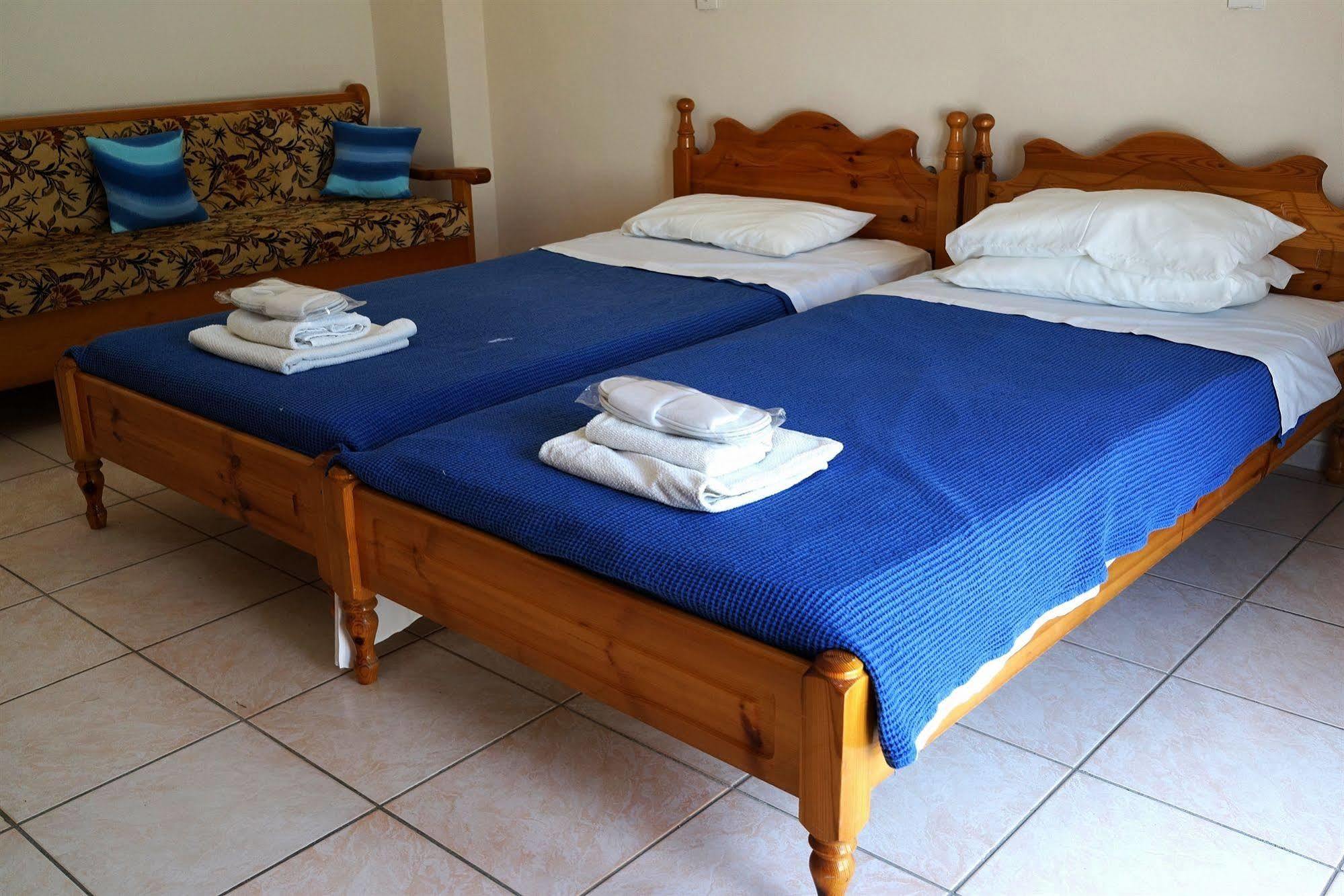 Omega Rooms Anaxos Exterior foto