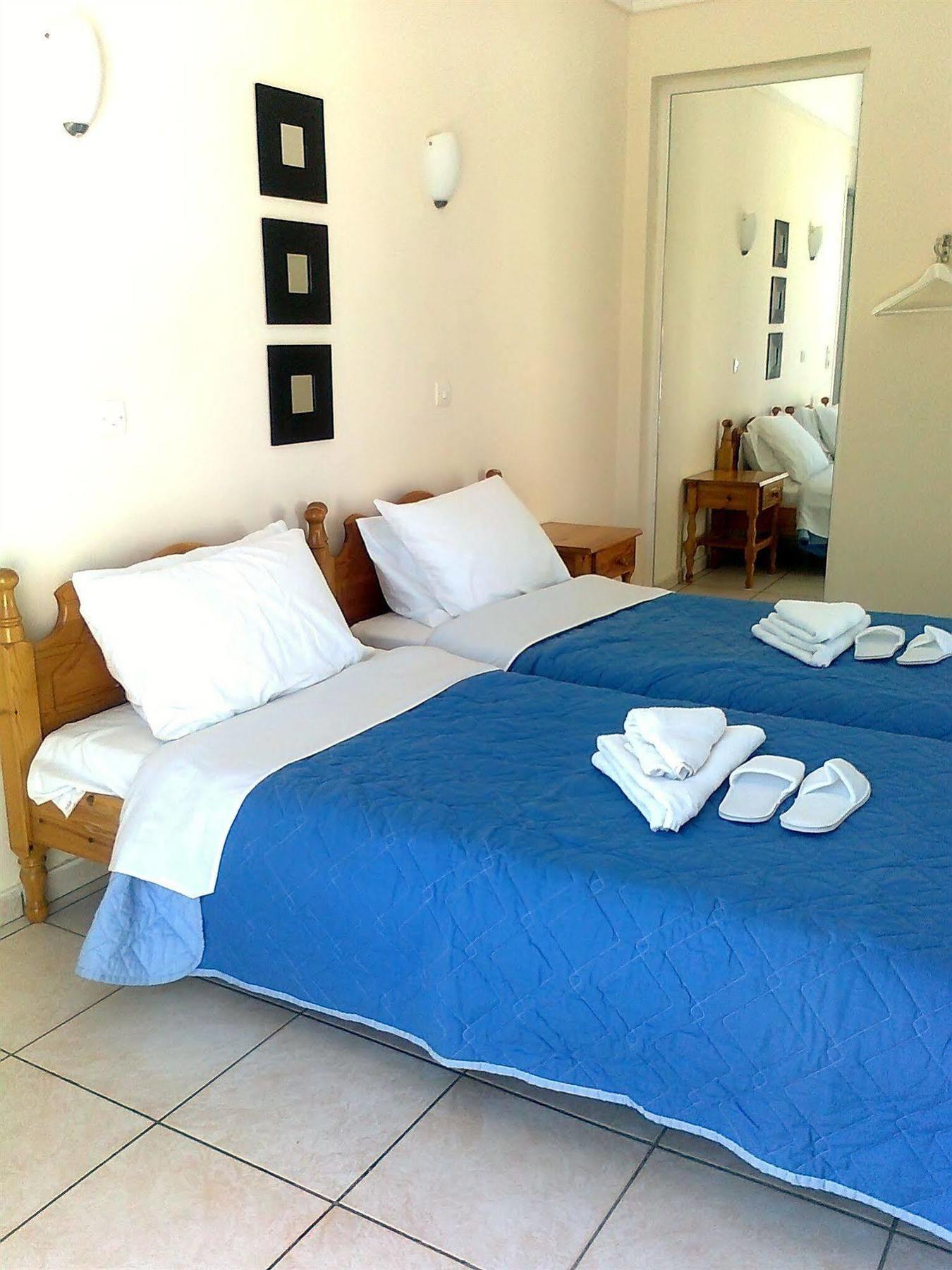 Omega Rooms Anaxos Exterior foto